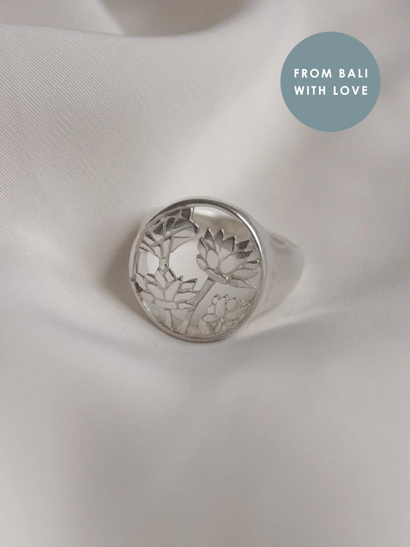 Gabi The Label 3 LOTUSES Signet Ring // GABI EXCLUSIVE