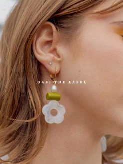 Gabi The Label Mod Flower & Pearl Earrings *18K Gold-plated