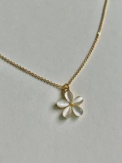 Gabi The Label Dainty Flower Necklace