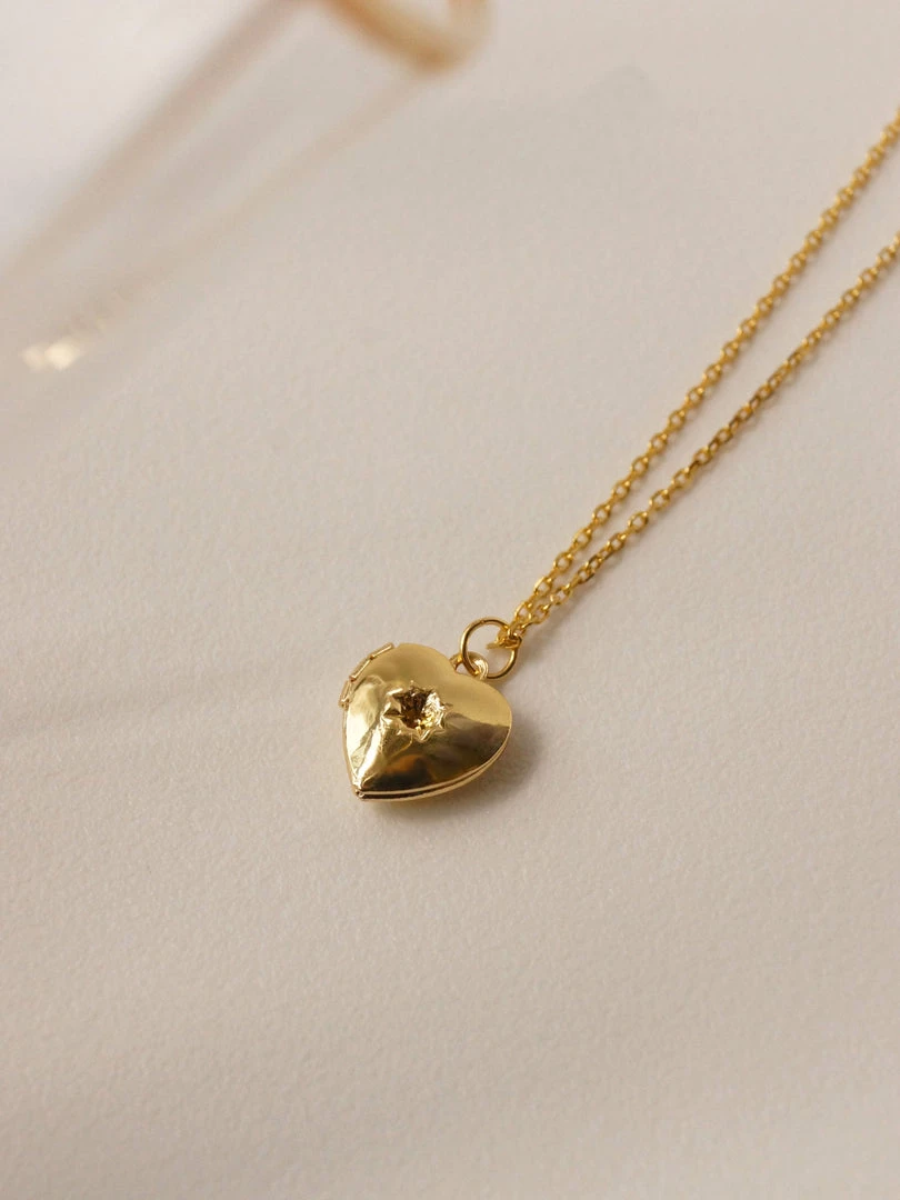 Gabi The Label CALLIE Locket Necklace *18K Gold-plated