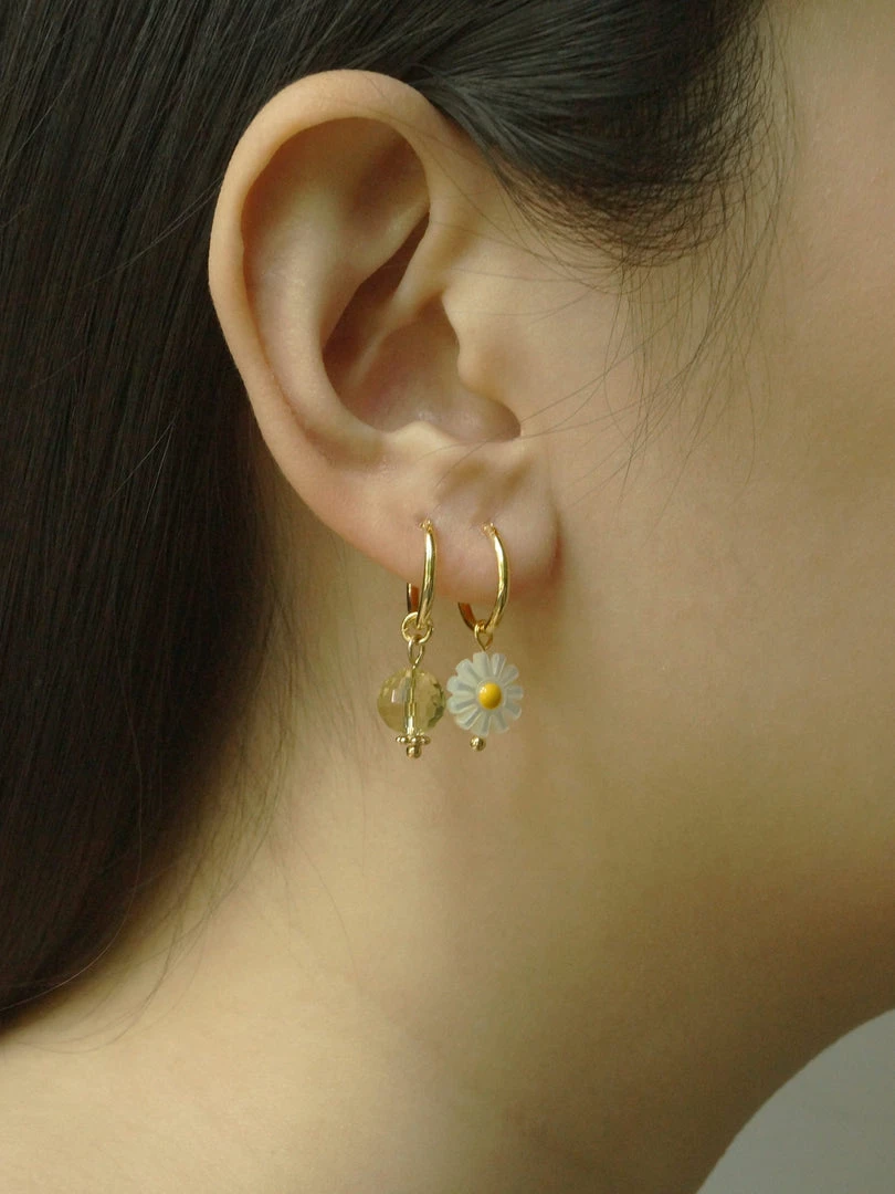 Gabi The Label Mismatched Petite Daisy Hoops EARRINGS