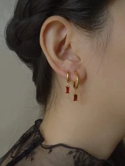 Gabi The Label EARRINGS MIRAGE Huggies - Garnet Red *18K Gold-plated