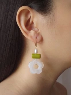 Gabi The Label Mod Flower & Pearl Earrings *18K Gold-plated