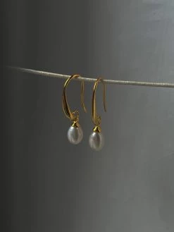 Gabi The Label Elegant Pearl Drop Earrings