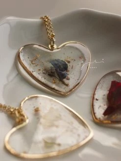 Gabi The Label Preserved Flower Necklace - Blue