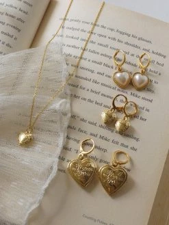 Gabi The Label ELLIE Locket Huggies *18K Gold-plated