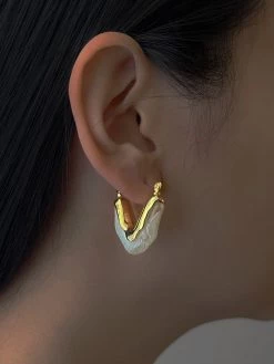 Gabi The Label Chunky Resin V-shaped Hoops - White